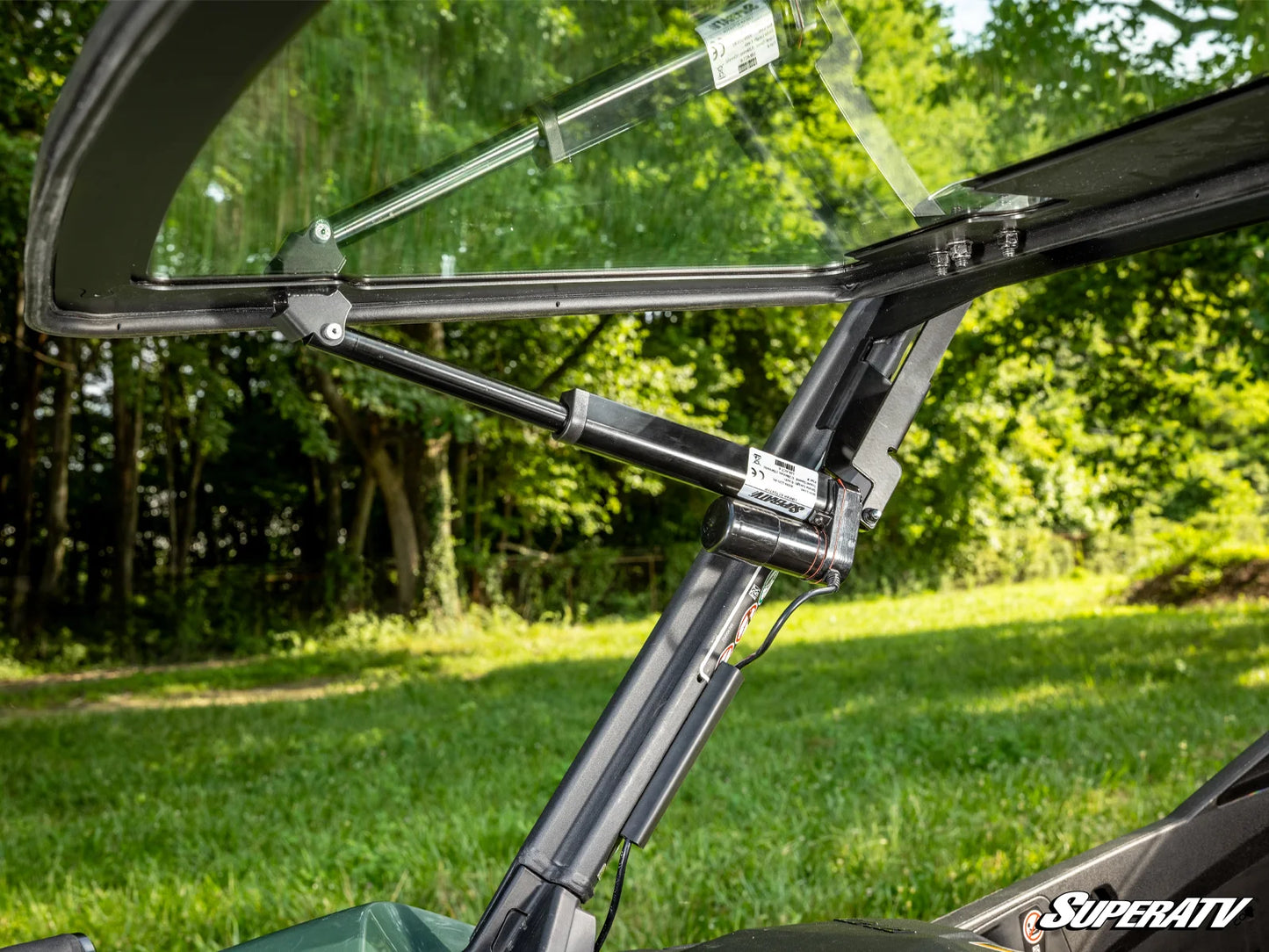 Can-Am Commander MaxDrive Power Flip Glass Windshield